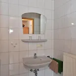 In Mit Garten Apartman *