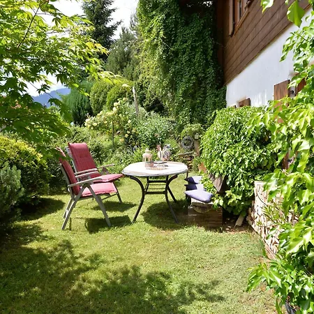 Апартаменты Flat In With Garden Байериш-Айзенштайн